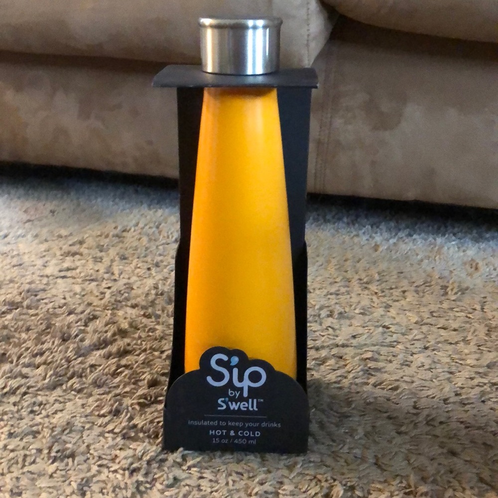 Swell orange water bottle 15oz